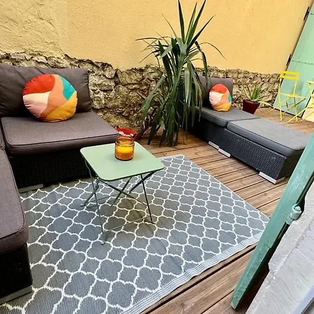Apartament Joli 2 Pieces Avec Terrasse En Centre