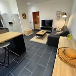 Joli 2 Pieces Avec Terrasse En Centre Daire